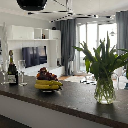 ウストロニエ・モルスキエCelebryta - Apartamentアパートメント エクステリア 写真