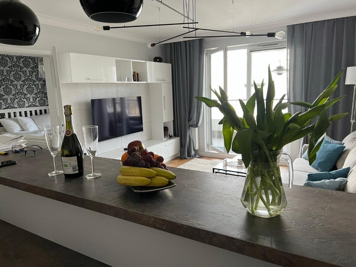 ウストロニエ・モルスキエCelebryta - Apartamentアパートメント エクステリア 写真